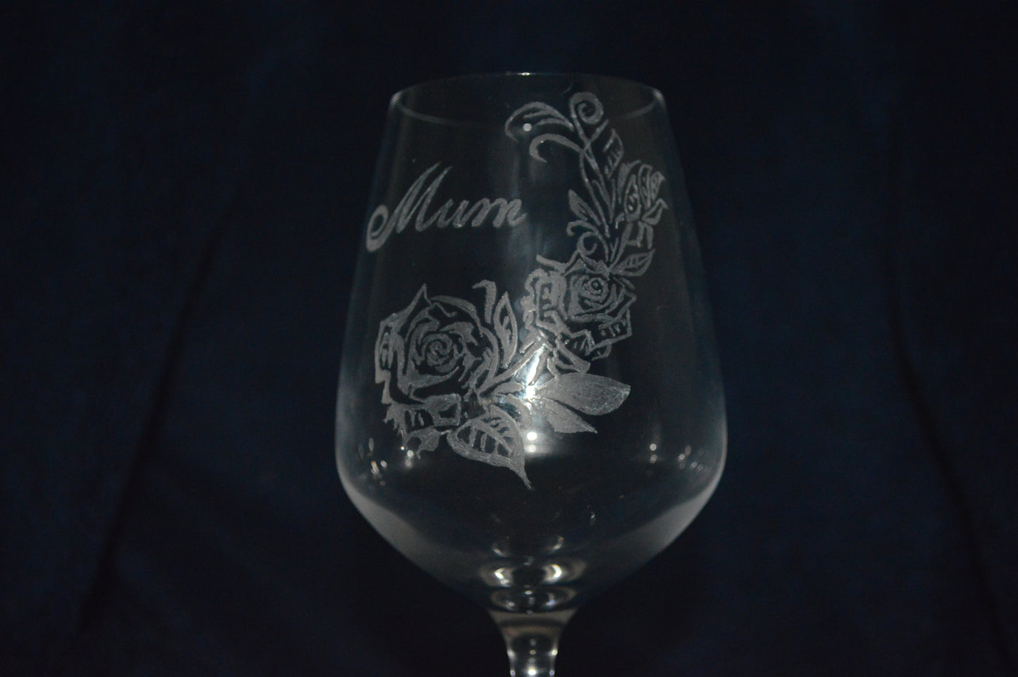 Mum With Flower Crystal Wine Glass