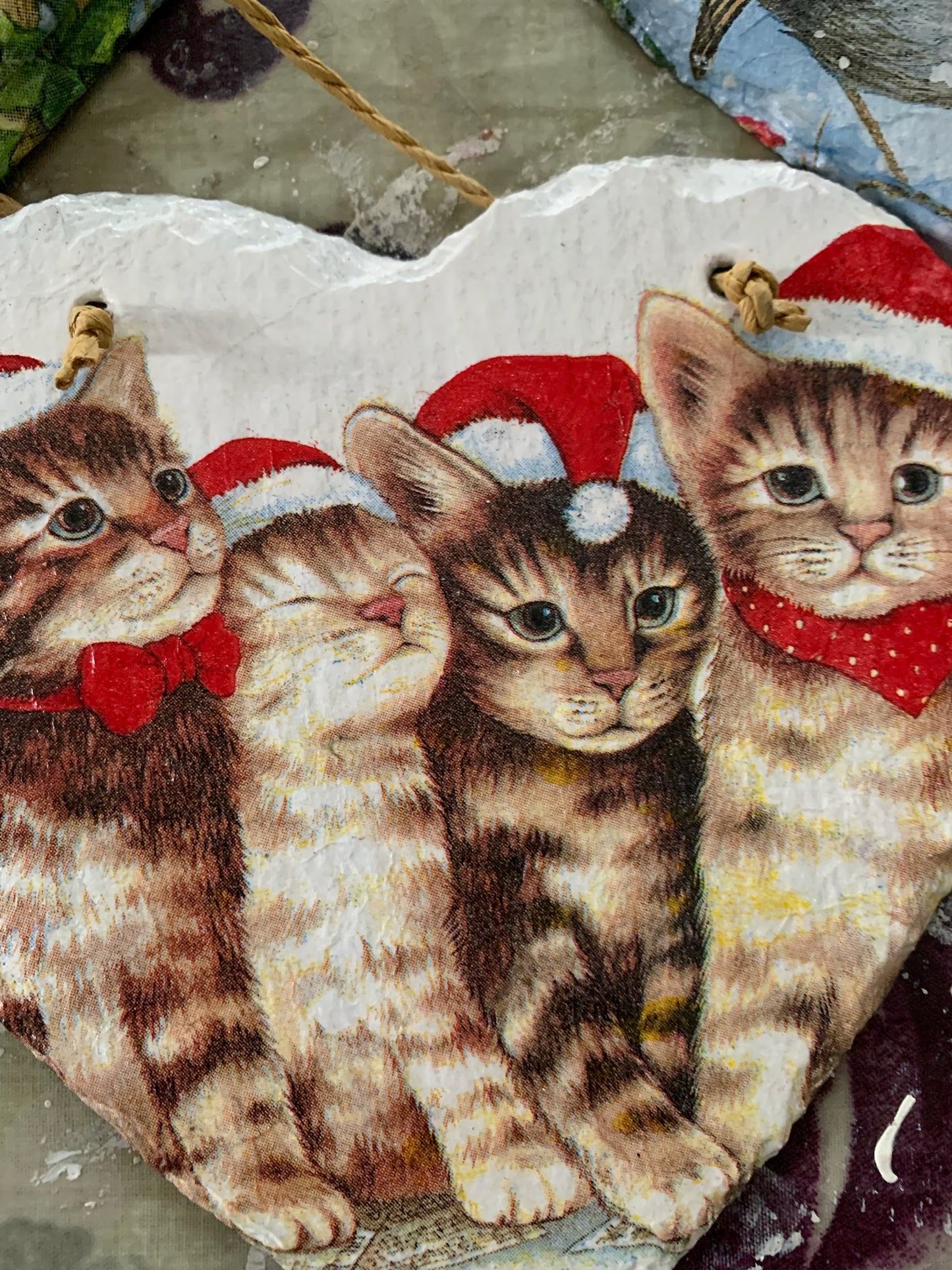 Christmas Kittens Slate Heart