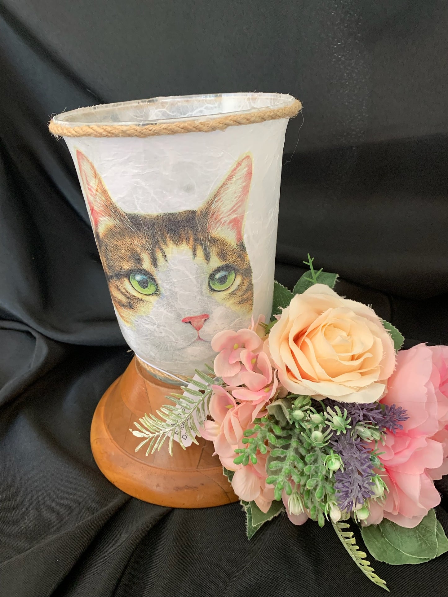 Wide Neck Vase Cat